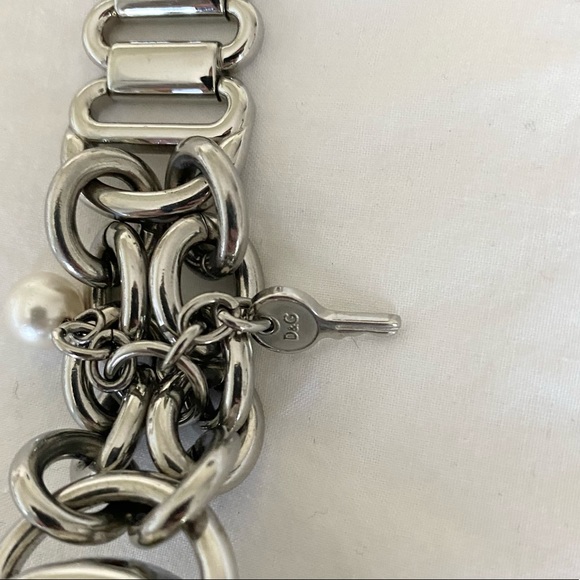 SOLD ❤️❤️❤️💯 Authentic D&G Watch with Lock & Key - Picture 6 of 11